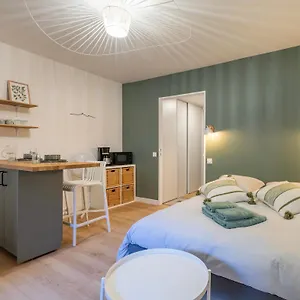 https://la-pitcholine-superbe-studio-au-vieux-port.fr-provencehotel.com